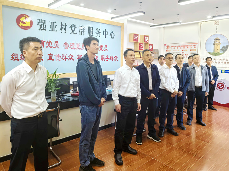 （800）成人网
党委书记、主任余钢到开平调研定点联系涉农工作.jpg